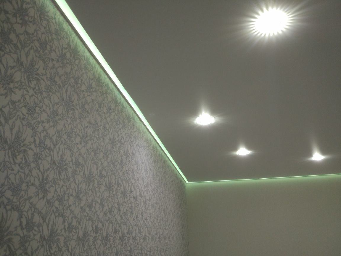 Контурная подсветка натяжного потолка